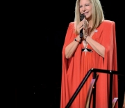 Tel Aviv falls in love with Streisand